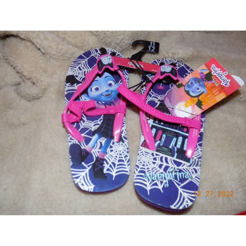 New Vampirina girl's flip flops sandals size 11/12